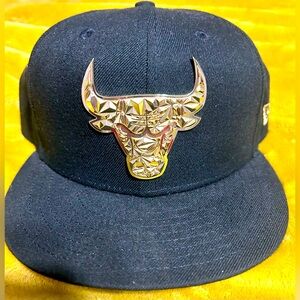 New Era 9FIFTY-Chicago Bulls Black Snapback NBA Metallic Gold Metal Team Logo